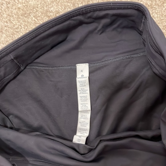Lululemon short - Picture 3 of 3